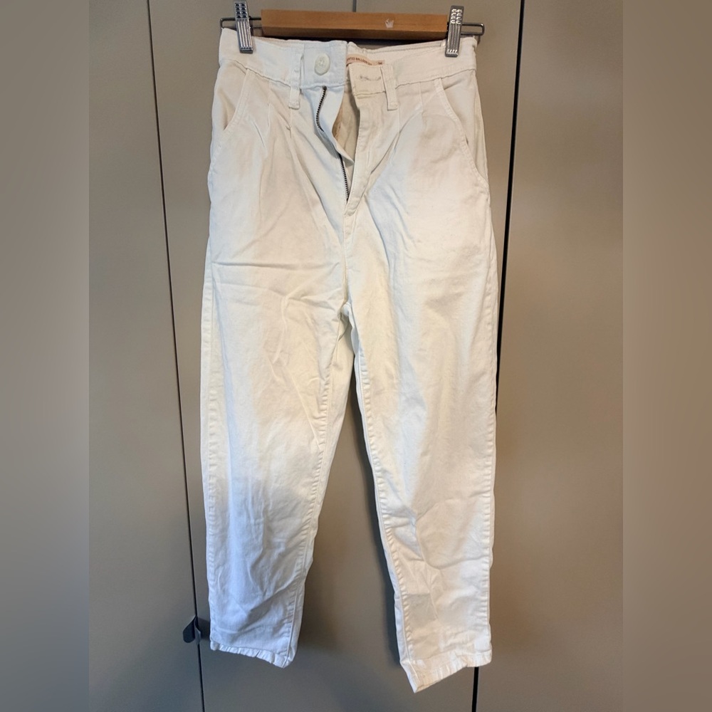 Levi's Cream High-Rise Chino Pants